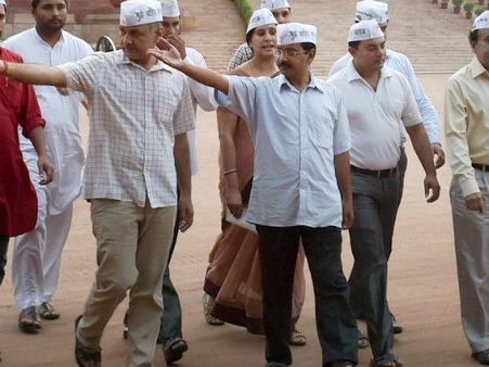 Leaders heckled, volunteers unhappy: Internal rift in AAP widening day by day?
