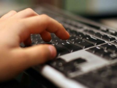 IT sector pays you the maximum, employees earn highest salary of Rs 341.8/hr