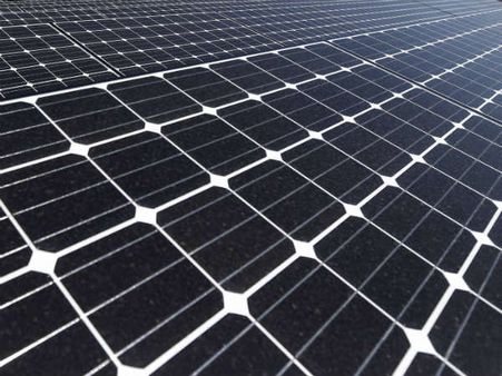 Stanford University to go solar