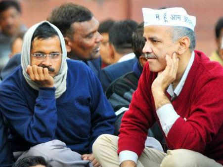 Over 5000 liquor bottles seized from AAP candidate ahead of Delhi polls