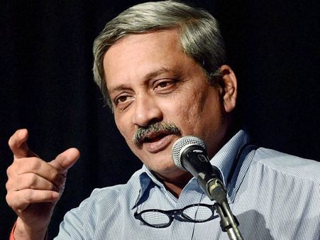 Manohar Parrikar assures of rolling out 'One rank, one pension' scheme