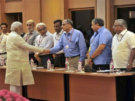 Don't hold up senior babus beyond their tenure: Government to ministries