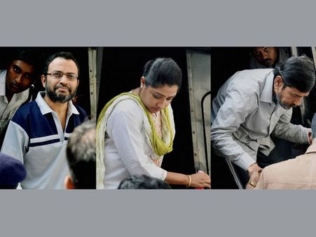 Saradha: Don't make Supreme Court a political arena