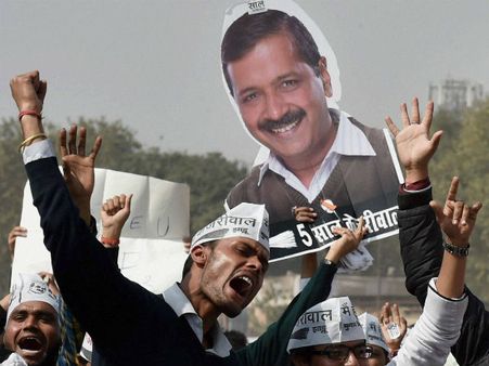 Aam aadmi swells Ramlila Maidan as Kejriwal takes oath as Delhi CM