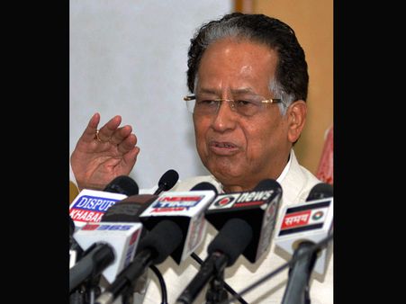 Gogoi accuses Centre of not releasing allocated funds