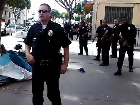 Shocking Video: US police fatally shoot homeless man in Los Angeles