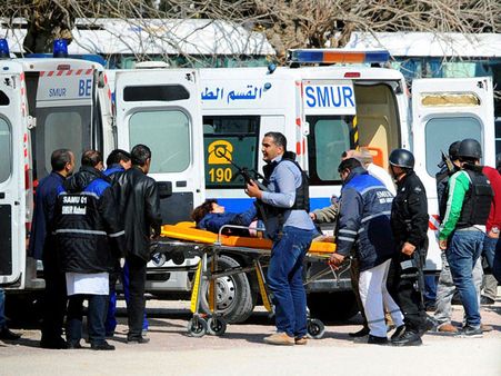 Tunisia shooting: 21 killed in Bardo museum attack; 2-3 gunmen at large