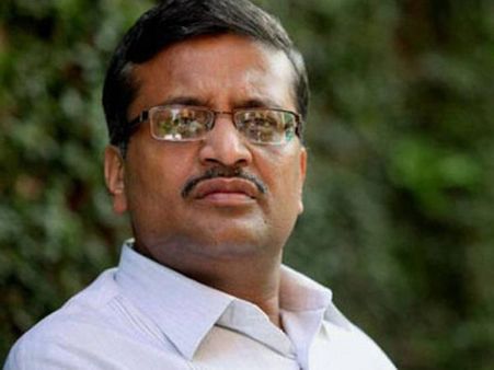 CAG report vindicates my stand: Ashok Khemka on Robert Vadra's indictment