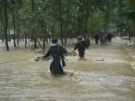 More rains in Kashmir,Jhelum recedes but fear of flood lurking