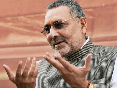 Lalu says Giriraj's face should be blackened over Sonia remark