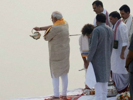 PM Narendra Modi salutes 'Mission Prabhughat' volunteers for cleaning Varanasi Ghats