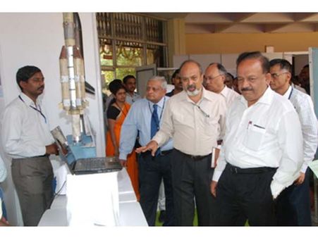 Union minister Harsh Vardhan seeks white paper on civil aircraft project, NAL activities