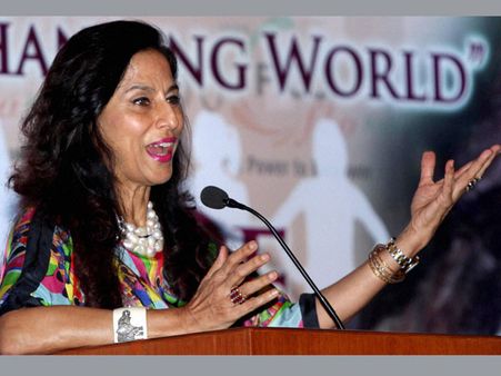 Shobhaa De threatened, says Shiv Sena using her for publicity