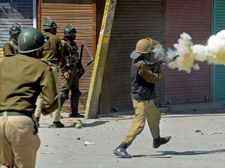 JKLF supporters protest in Srinagar over rehabilitation of Kashmiri pandits