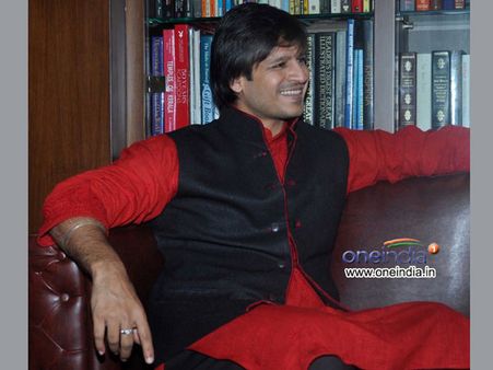 Actor Vivek Oberoi to be conferred with Dada Saheb Phalke Pride Award 2015; Twitterati reacts