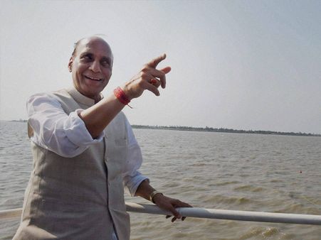 Rajnath Singh meets rain-hit farmers, asks UP to distribute Rs 506 crore