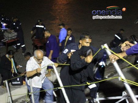 Two Indian ships with 484 evacuees arrive from strife-torn Yemen