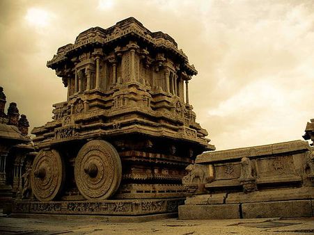 Grandeur of Hampi comes alive