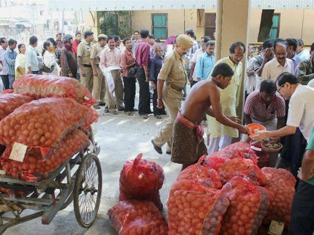 TMC shouting over Gajendra Singh death: What about the deaths of potato farmers in Bengal?