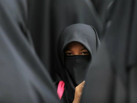 Australian Islamic college bans girls' running over 'virginity' fears