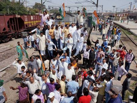 Land acquisition bill introduced in Lok Sabha