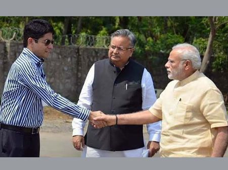 Bastar DM issued govt notice for wearing sunglasses while welcoming PM Narendra Modi