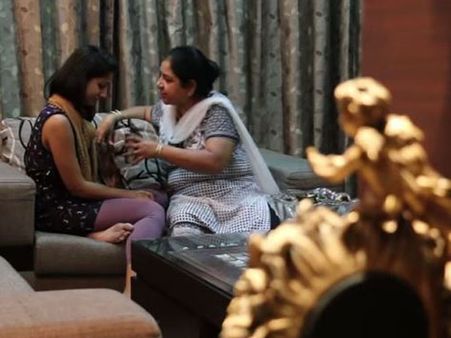 Video: What happened when a daughter told mother, 