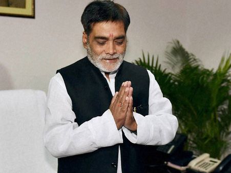 Ram Kripal Yadav stopped by CISF officer at Patna airport from breaking rules