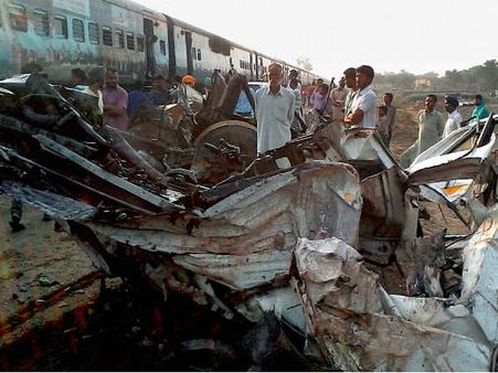 Death toll in UP tractor-train accident rises to 8