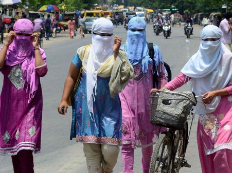 Blistering heat wave continues, toll in Andhra, Telangana crosses 1,900