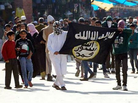 Flags of ISIS, Pakistan hoisted in Kashmir during protest over killing of separatist