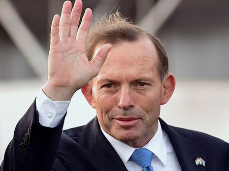 Australian PM Tony Abott commends Narendra Modi for sharing yoga with world