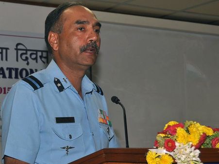 When an air warrior fired ‘poetic missiles’ penetrating R&D hearts…