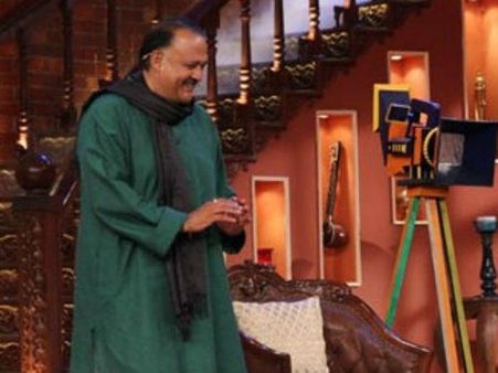 #SelfieWithDaughter: Sanskari babuji Alok Nath 'forgets' his sanskar for Kavita Krishnan