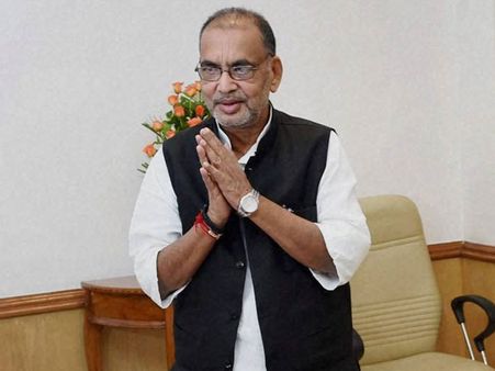 Love affairs, impotency behind farmer suicides: Agriculture Minister Radha Mohan Singh