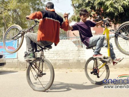 Boys are born with stronger spines: Study