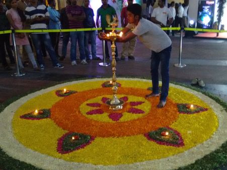 'Onam Sadya' is the buzz in Kerala