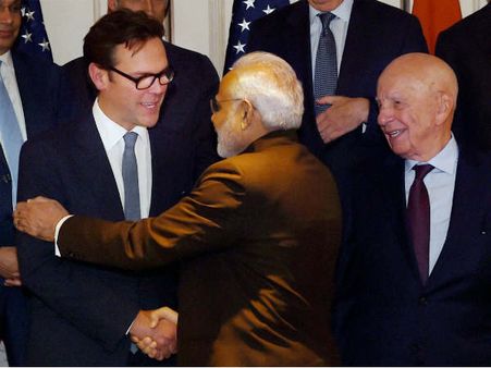 PM Narendra Modi meets top executives of major media companies