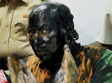 Shabana Azmi, Mahesh Bhatt condemn attack on Sudheendra Kulkarni