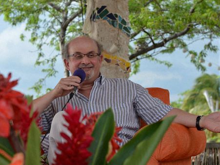 Rushdie backs authors, 7 more return Sahitya Akademi awards