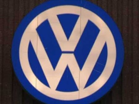 Volkswagen to recall 1,950 cars in China amid emission scandal