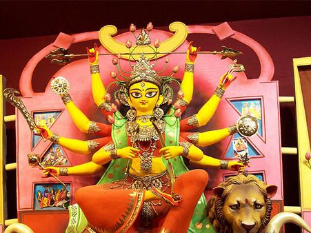 Festive atmosphere, religious fervour in Bengal on Maha Saptami
