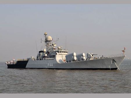 Indian ships enter Trincomalee for joint exercise with Lanka