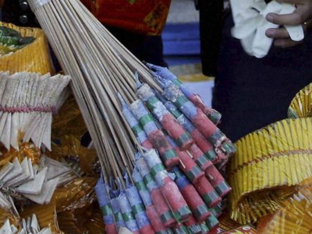 Man booked in Delhi for bursting crackers; a positive leading to ‘Green Diwali’?