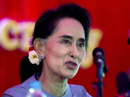 Myanmar president 'will hand power' to Suu Kyi after poll win