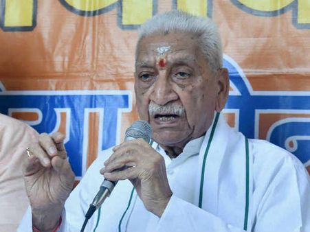 Ashok Singhal cremated, VHP demands grand Ram temple