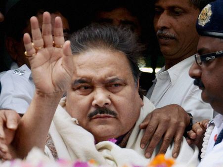 Saradha Scam: Madan Mitra taken to prison after surrender