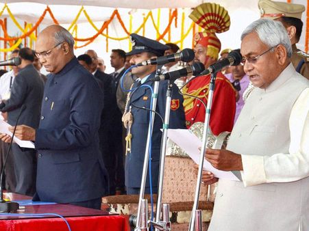 Updates: Nitish Kumar sworn-in as CM, Lalu's sons also take oath