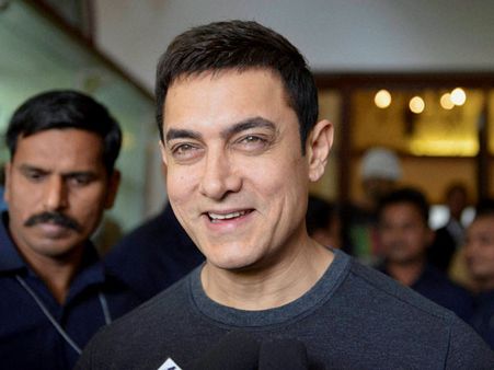 Intolerance row: After criticism, Aamir Khan clarifies; says he is proud to be an Indian [Full Text]
