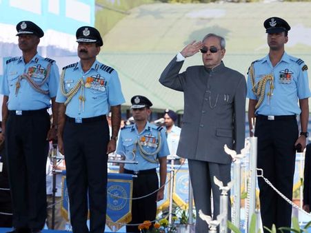 IAF’s Flying Bullets and Swifts awarded President’s Standard